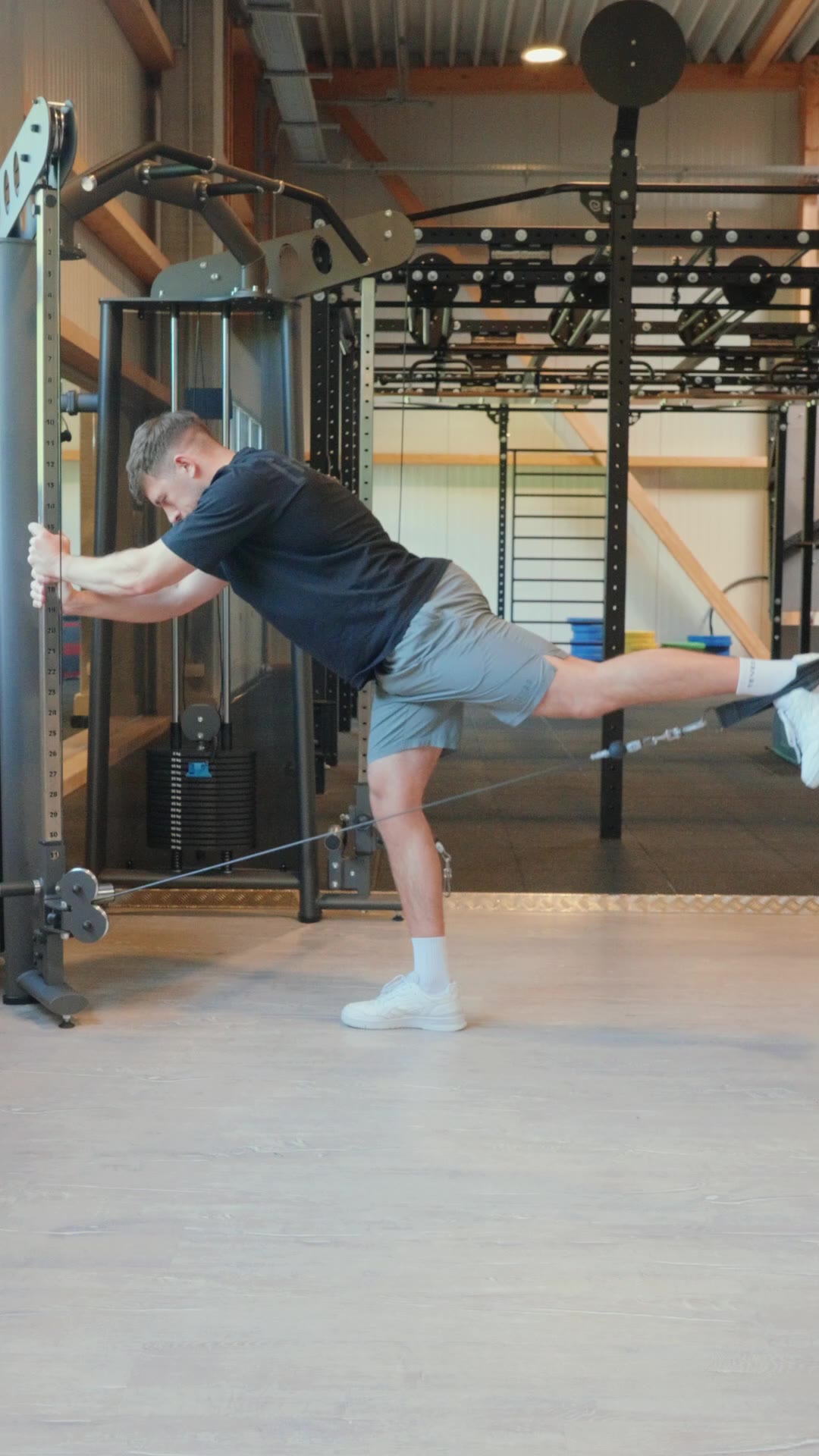 Alex Götsch beim Training im Gym